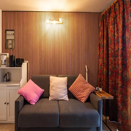 Lejlighed In With Balcony Morillon